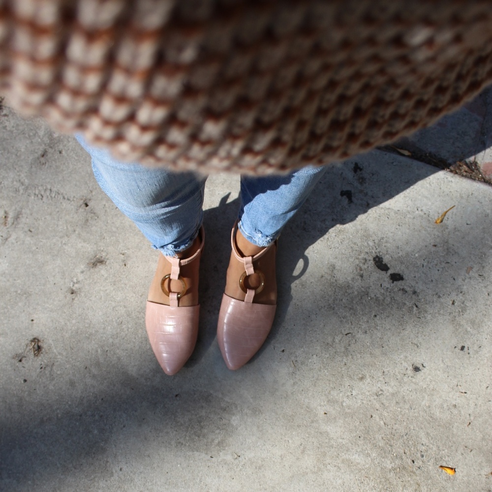 🚨//Fall Essentials// Nude Pink Croco Flat - Picture 5 of 7